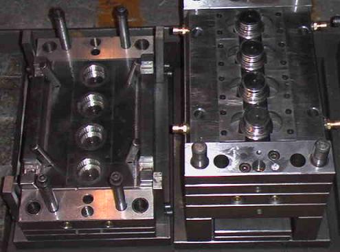 bottle screwed cap mould