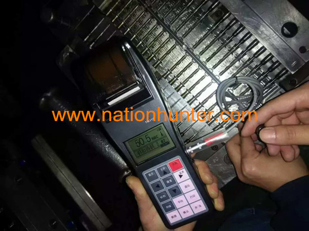 expansion screw mould