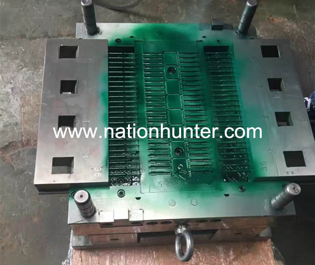 expansion screw mould