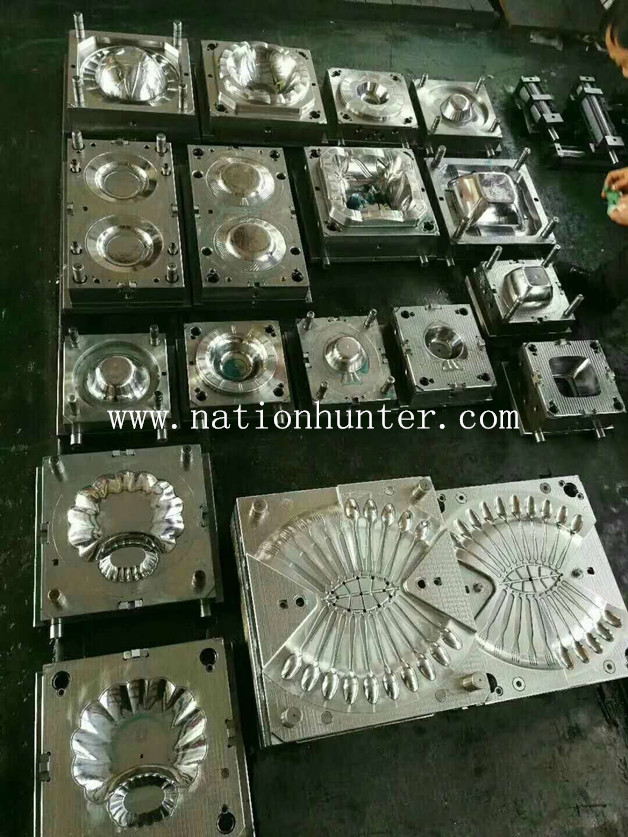 ungrouped mould