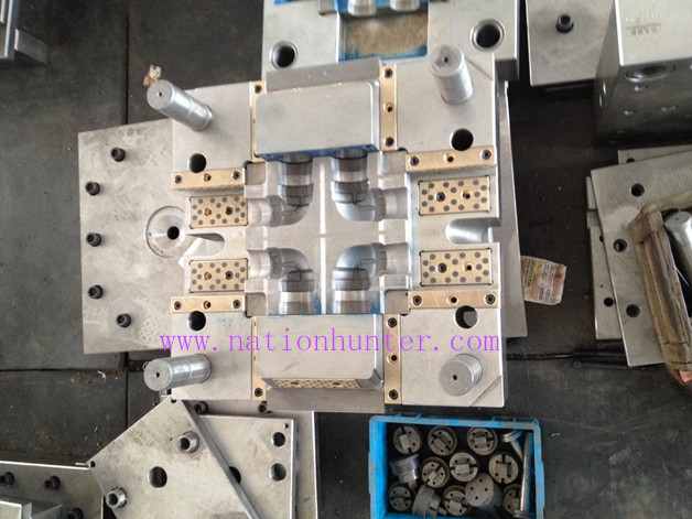 PPR elbow with female insert mould